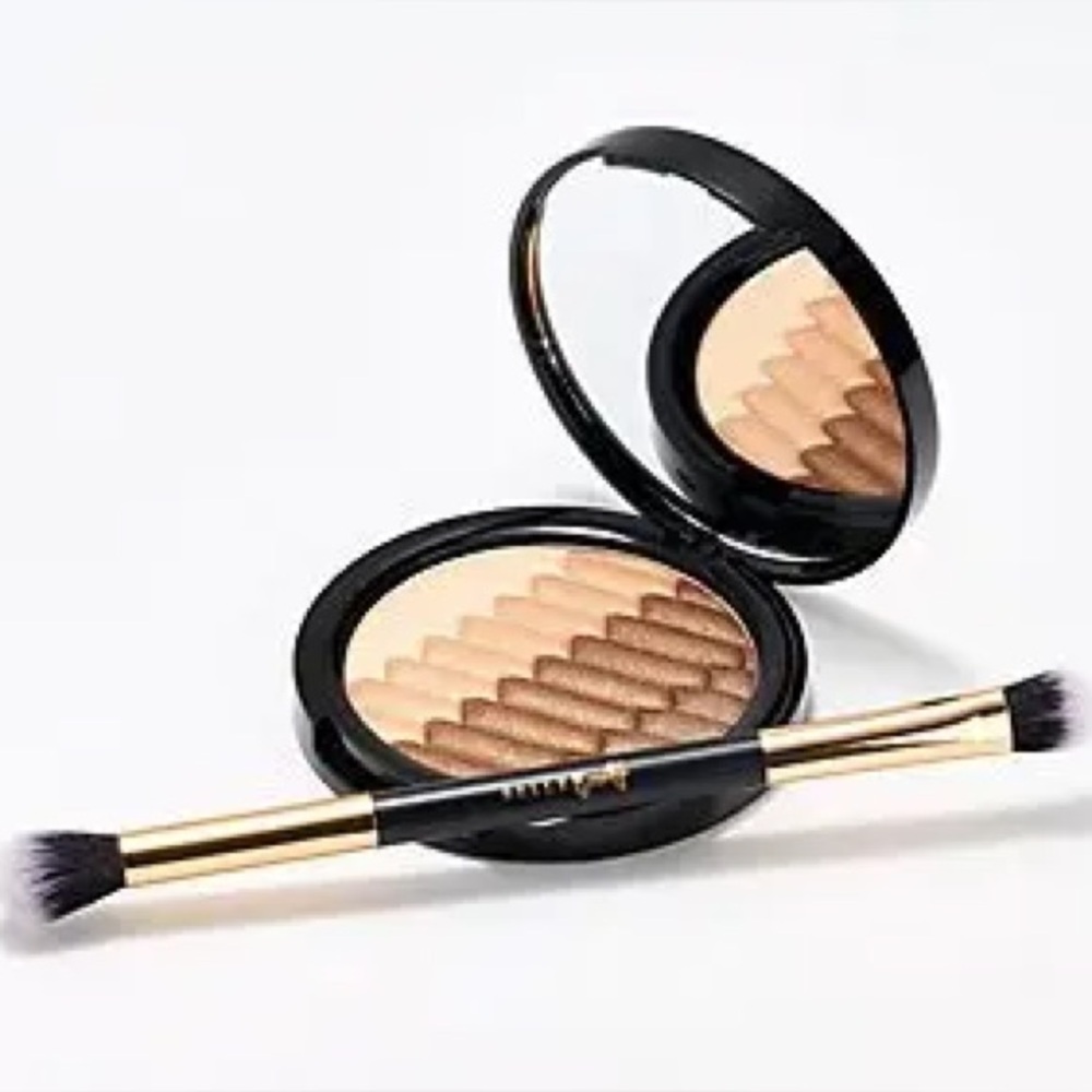 Belle Beauty by Kim Gravel - Chevron Eyeshadow Pallette w/brush
